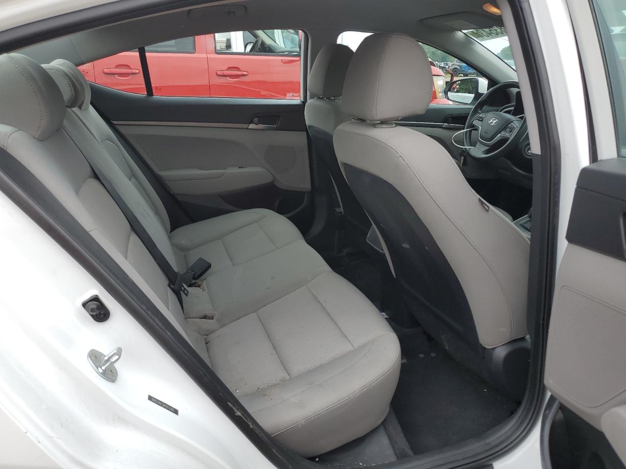 2017 Hyundai Elantra - Image 10