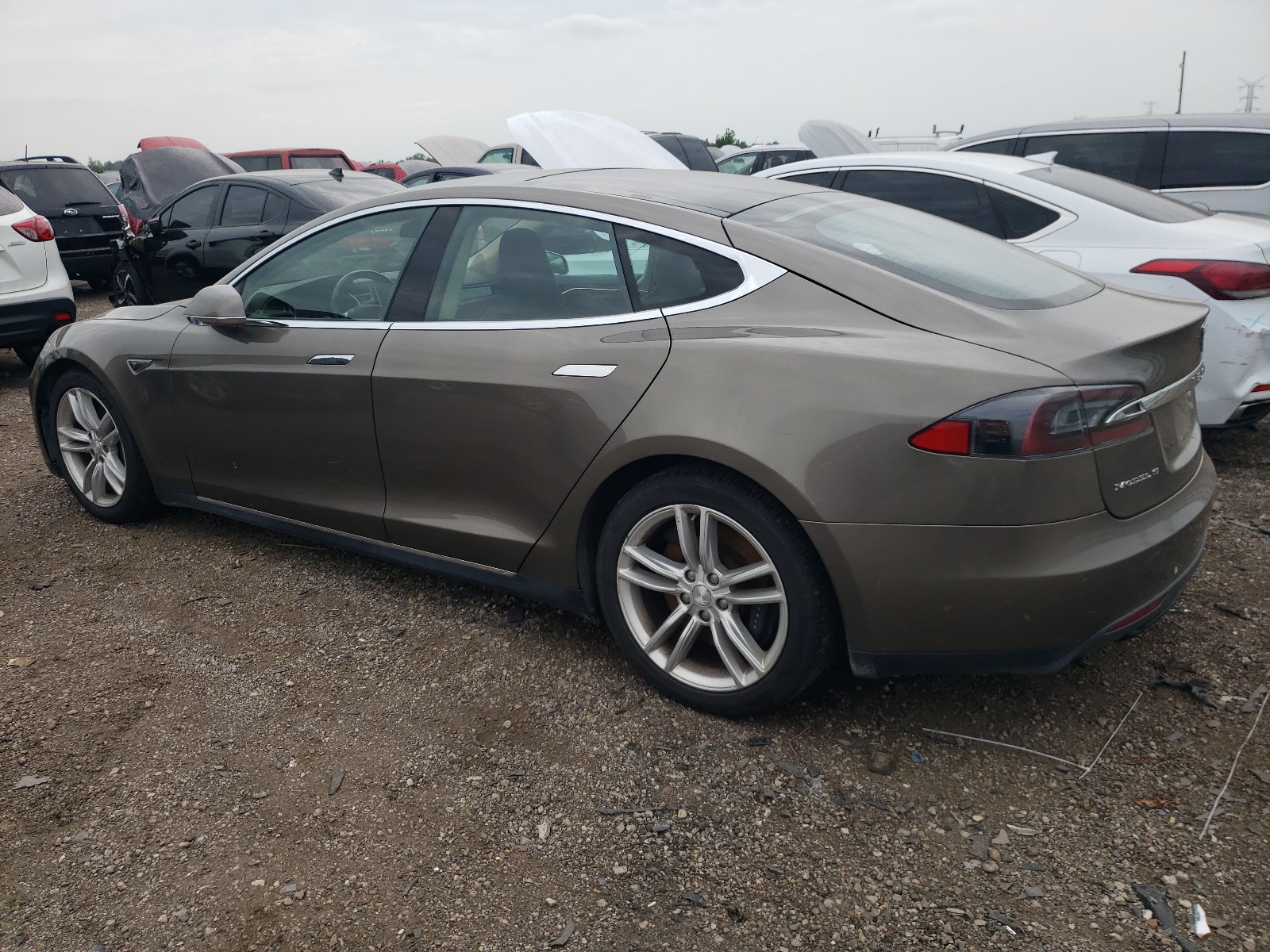 2015 Tesla Model S vin: 5YJSA1E29FF113302