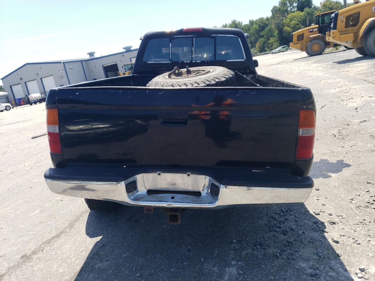 1995 Toyota Tacoma Xtracab VIN: 4TAVN73F8SZ028641 Lot: 68321004