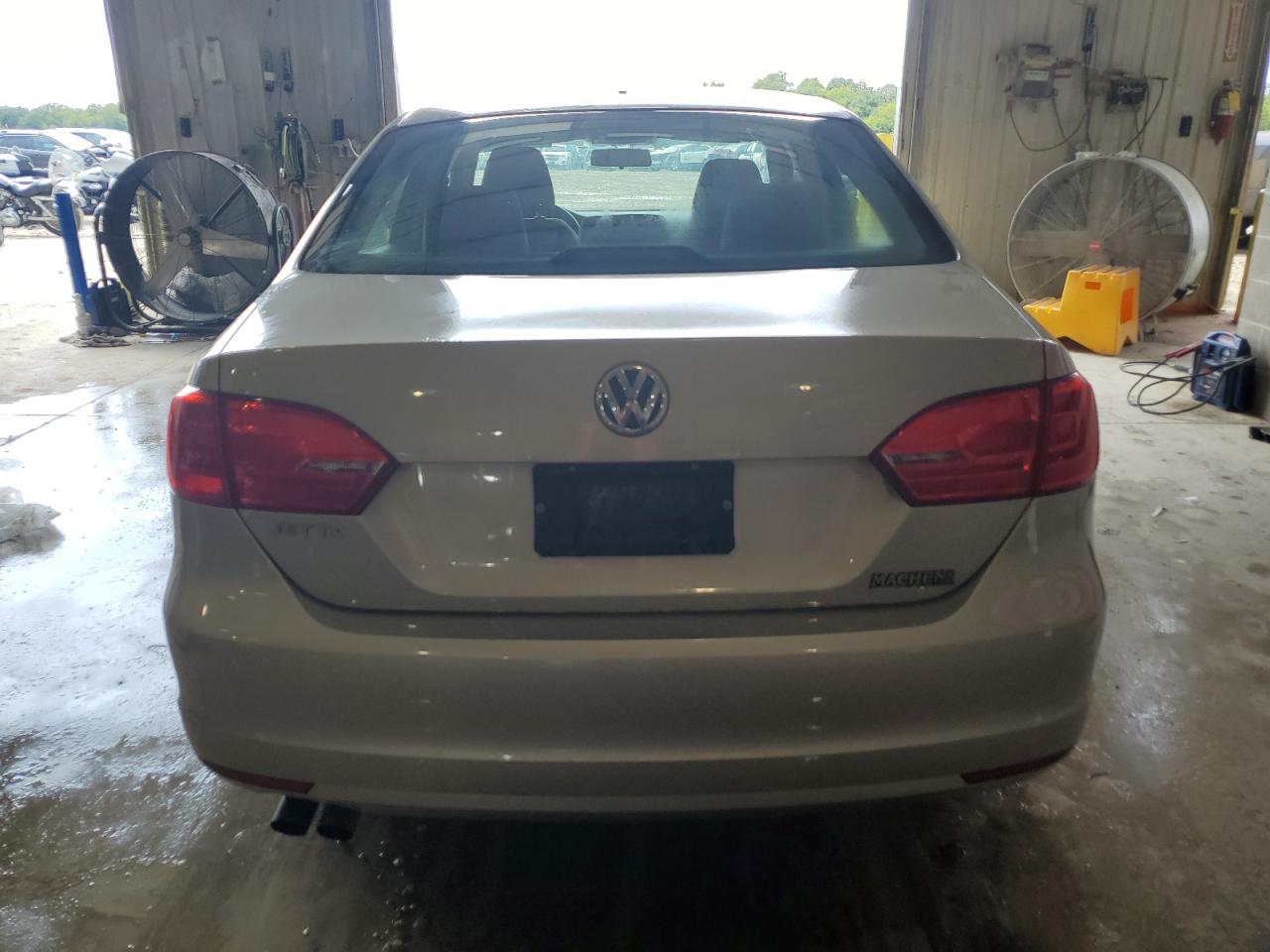 3VW2K7AJ1EM256863 2014 Volkswagen Jetta Base