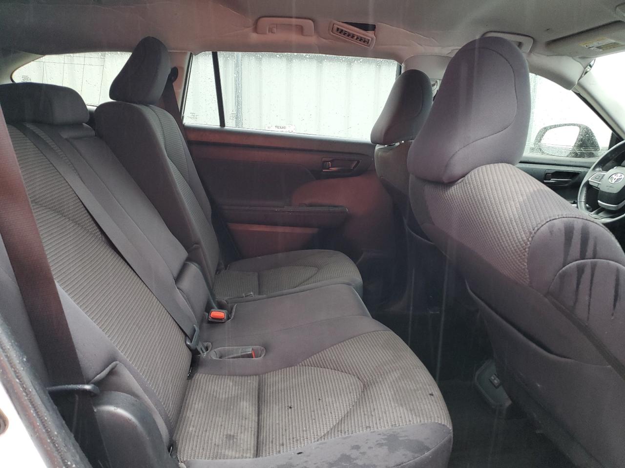 2022 Toyota Highlander - Image 11