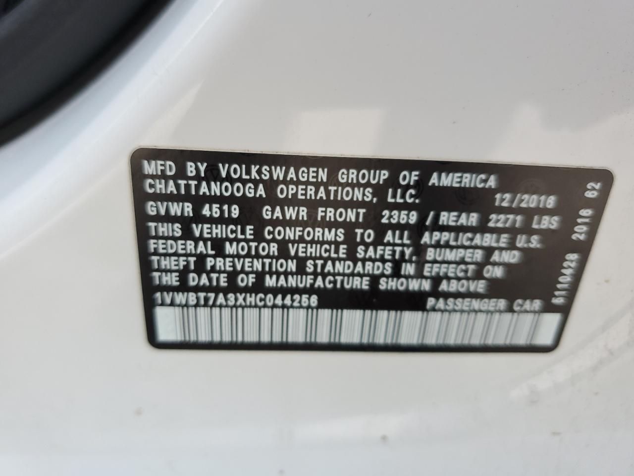 1VWBT7A3XHC044256 2017 Volkswagen Passat Se