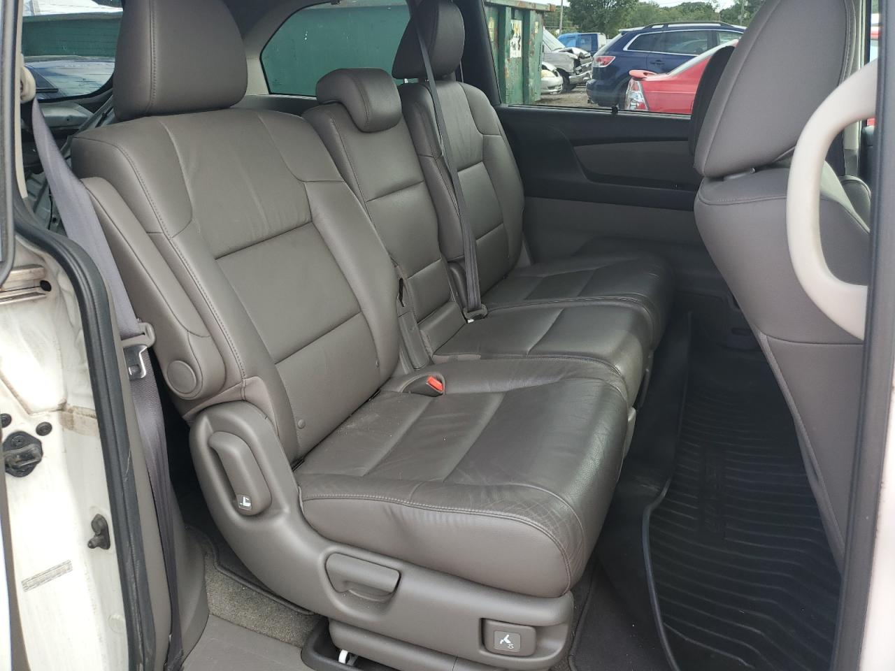 2012 Honda Odyssey - Image 11
