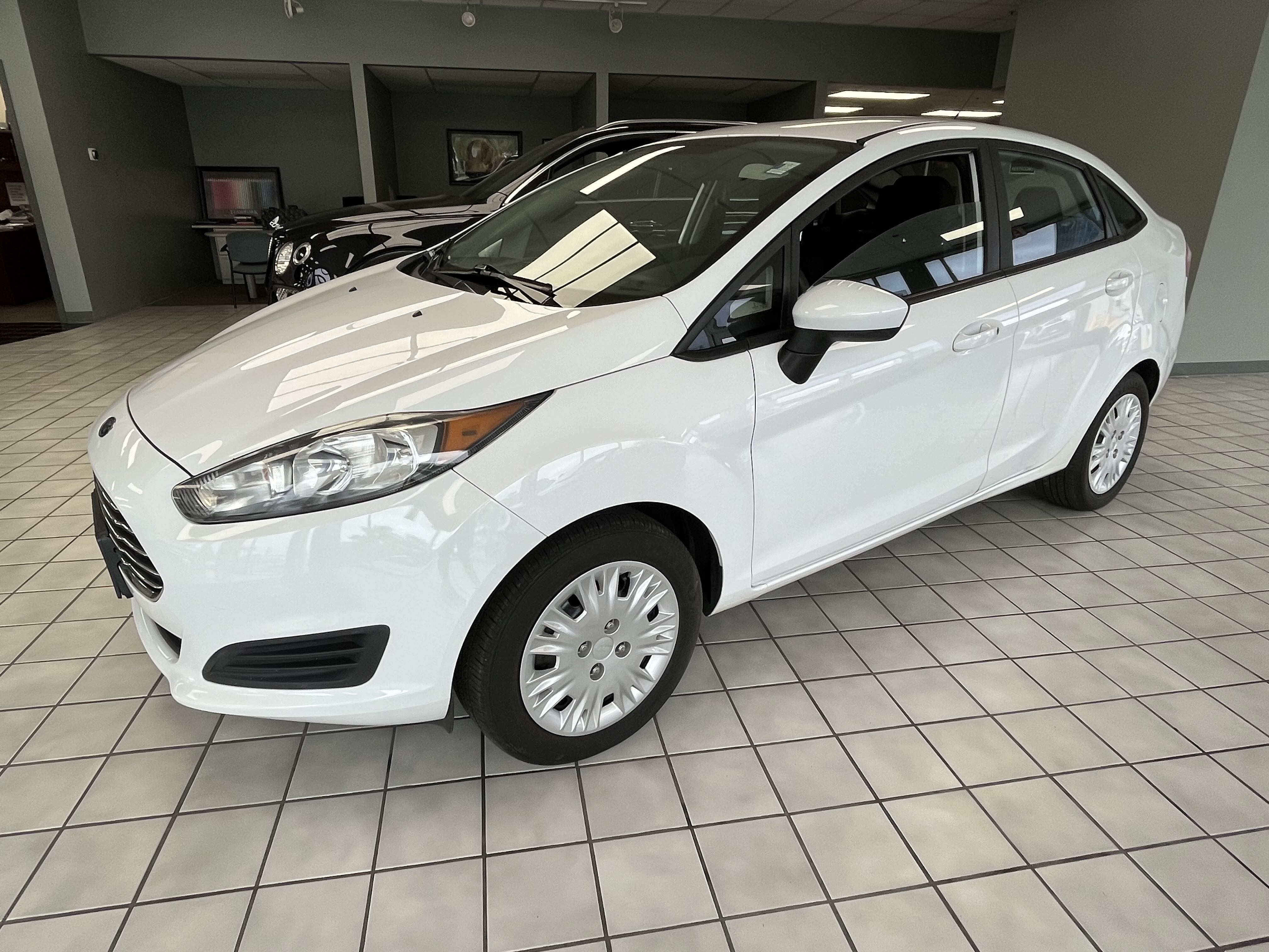 2015 Ford Fiesta S vin: 3FADP4AJ5FM171592