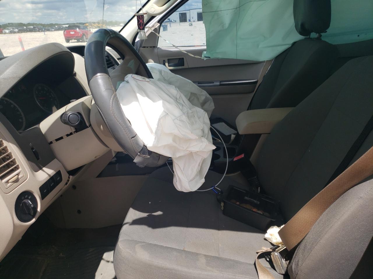 2011 Ford Escape - Image 7