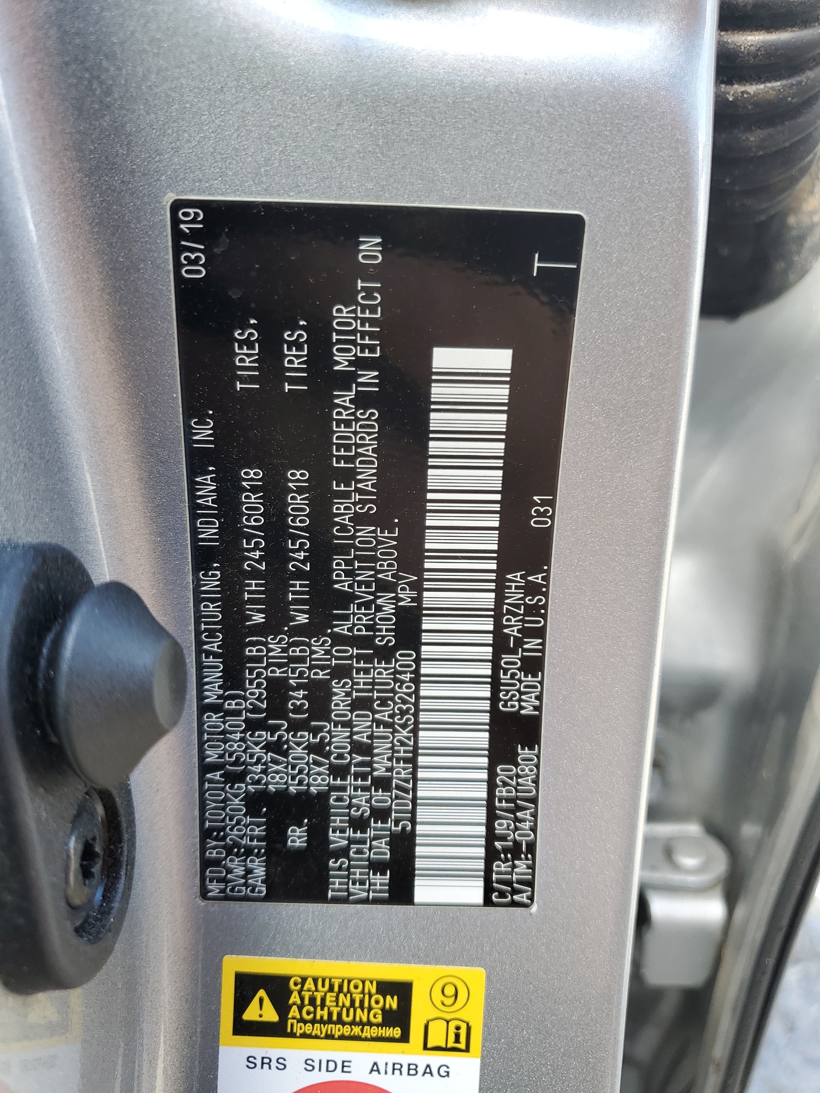 5TDZZRFH2KS326400 2019 Toyota Highlander Le