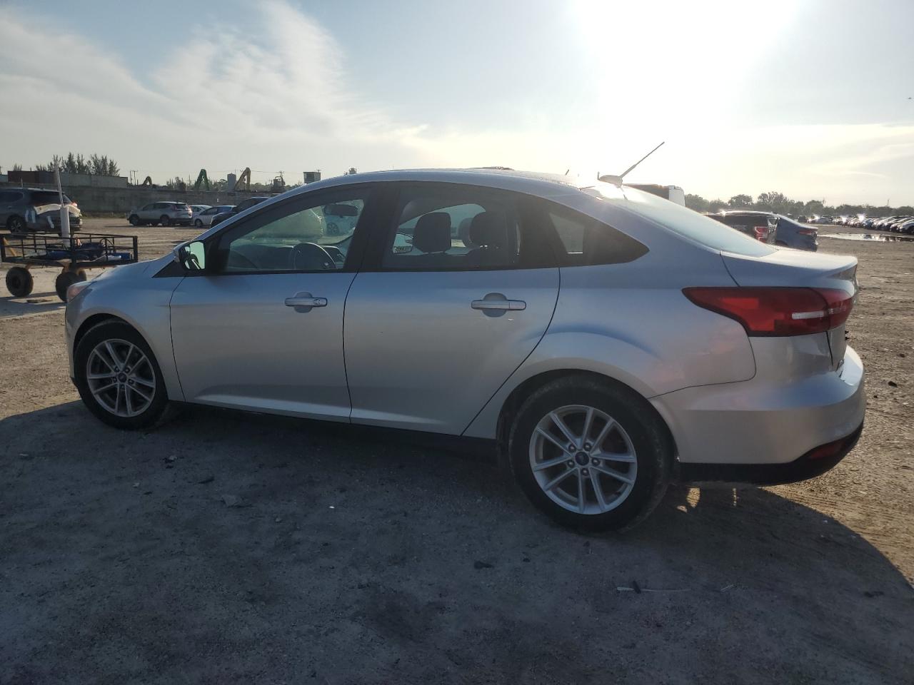 1FADP3F27JL249120 2018 FORD FOCUS - Image 2