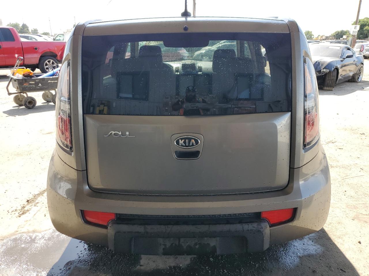 2011 Kia Soul + VIN: KNDJT2A25B7287840 Lot: 66609974