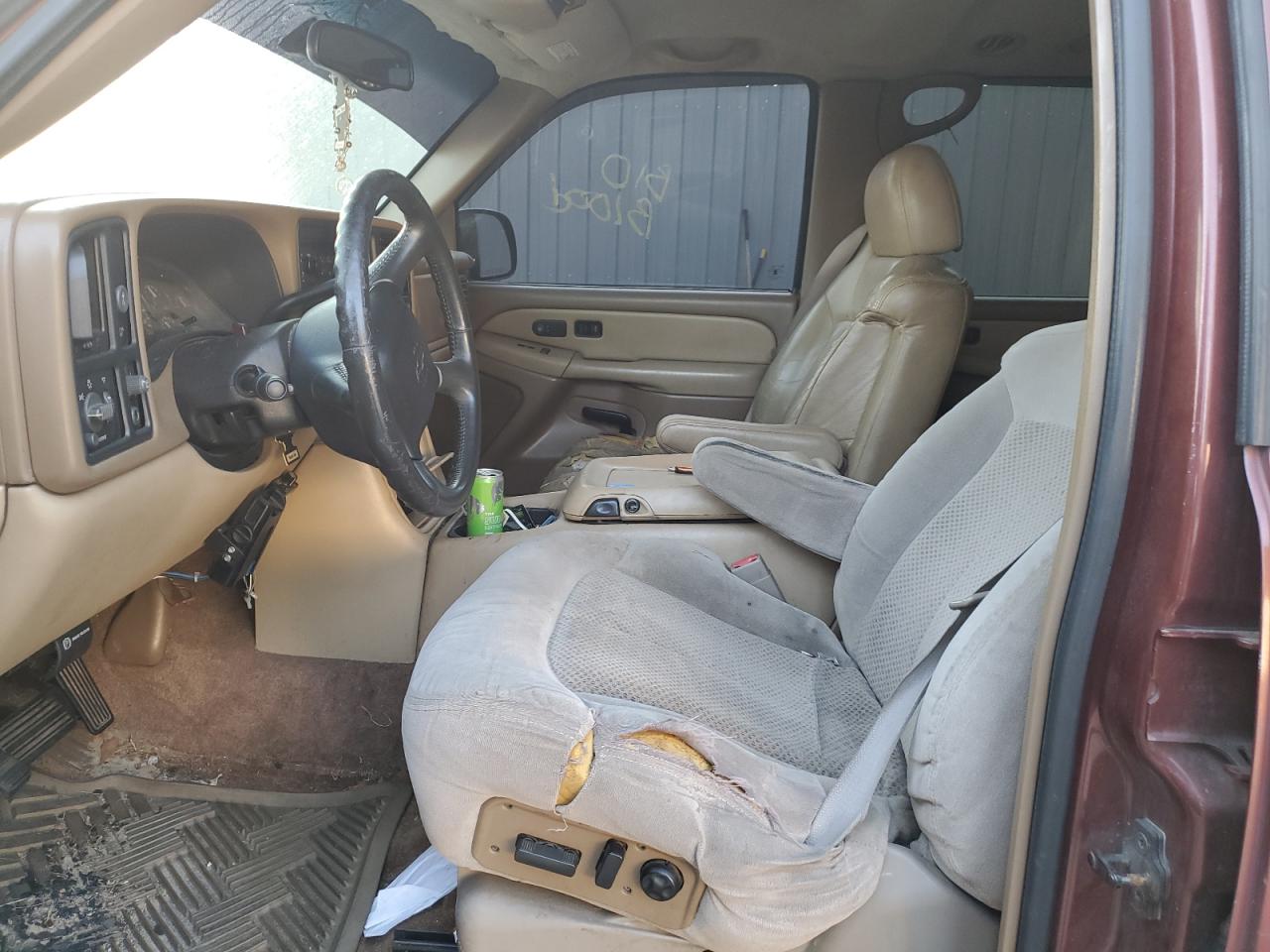 2000 Chevrolet Suburban C1500 VIN: 3GNEC16T8YG141370 Lot: 66839244