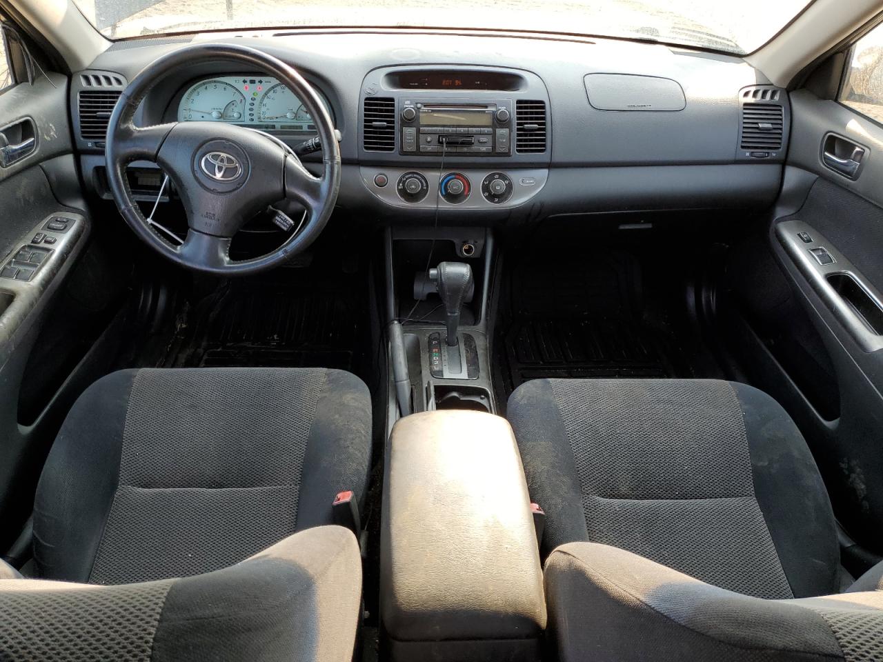 2003 Toyota Camry Le VIN: JTDBE32K330189399 Lot: 65281554