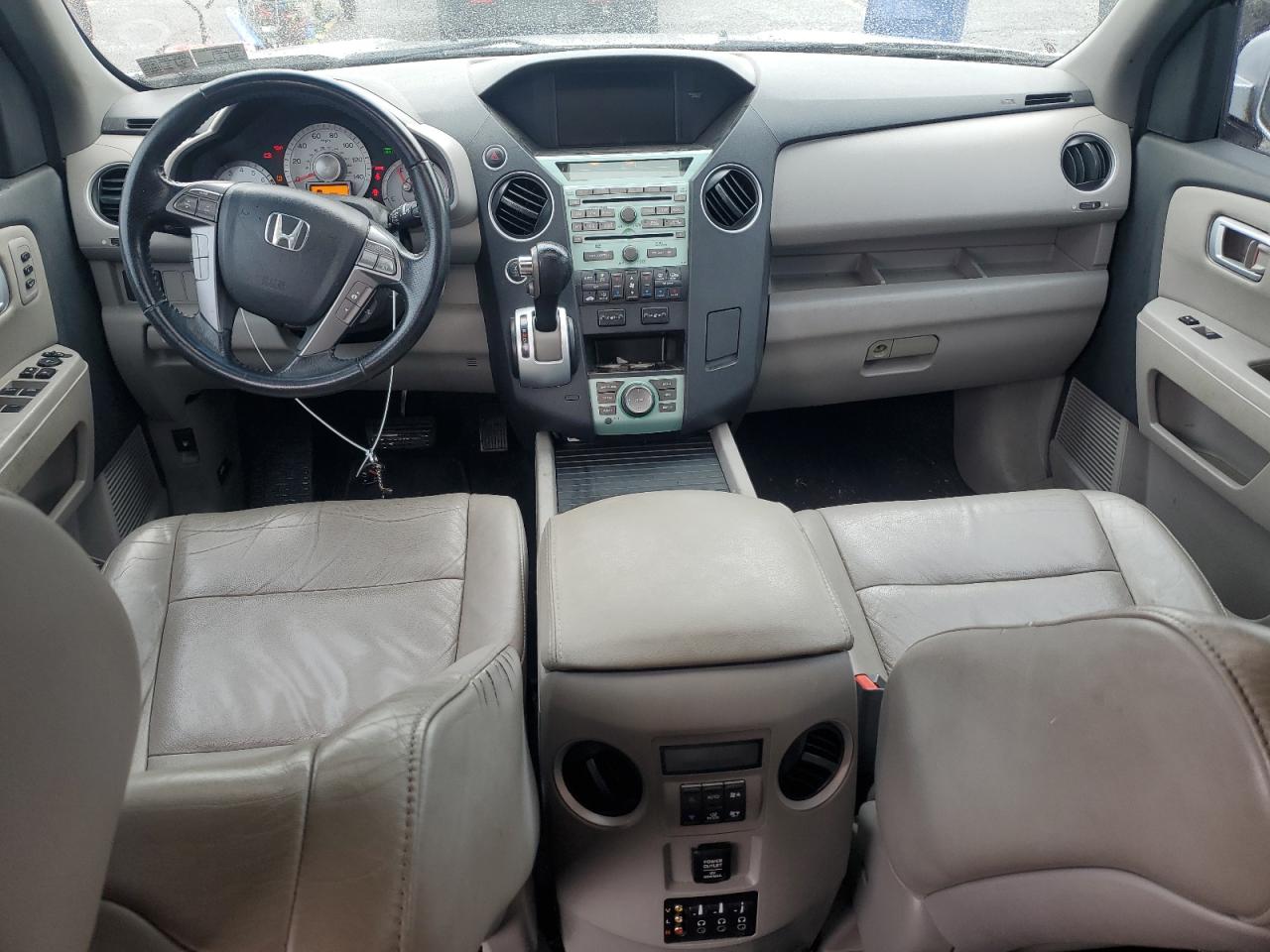 2010 Honda Pilot Touring VIN: 5FNYF4H92AB008275 Lot: 66695314