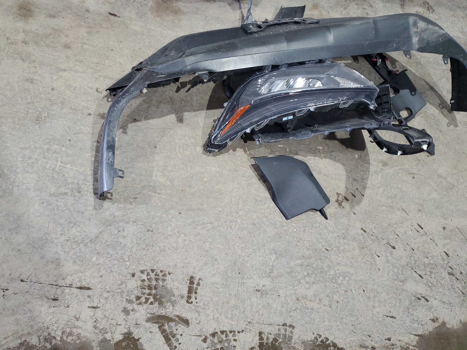 2T3F1RFV0NW318766 2022 Toyota Rav4 Le