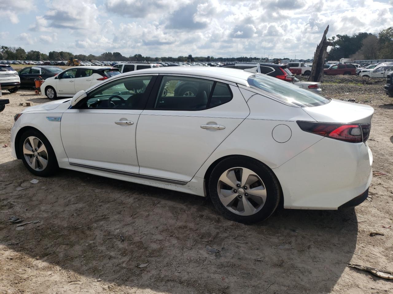 KNAGN4AD1G5094120 2016 KIA OPTIMA - Image 2