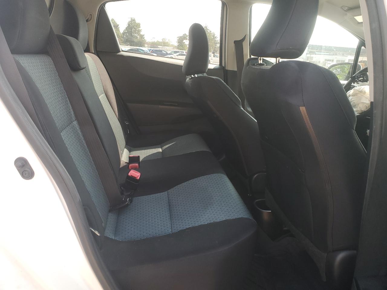 2012 Toyota Yaris - Image 10