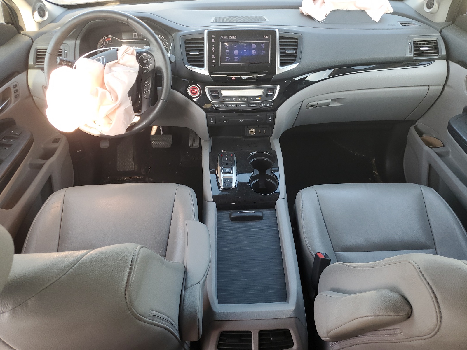 5FNYF5H91JB014221 2018 Honda Pilot Touring