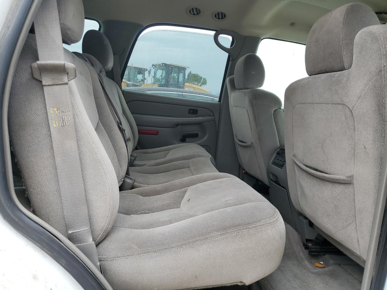 2005 GMC Yukon VIN: 1GKEK13T45J261827 Lot: 64165874