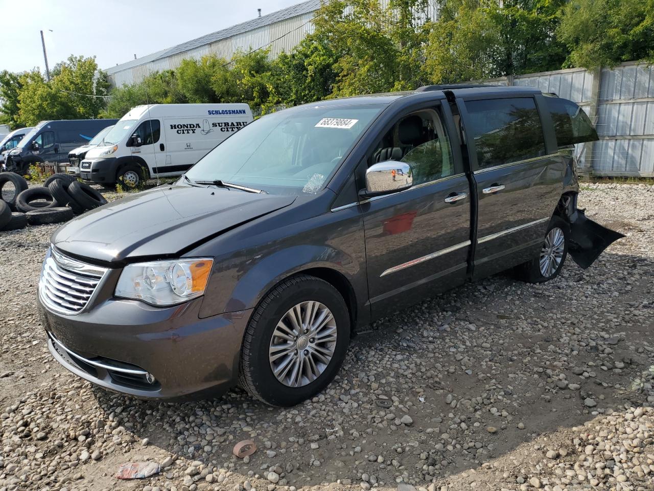 2015 Chrysler Town & Country - Image 1