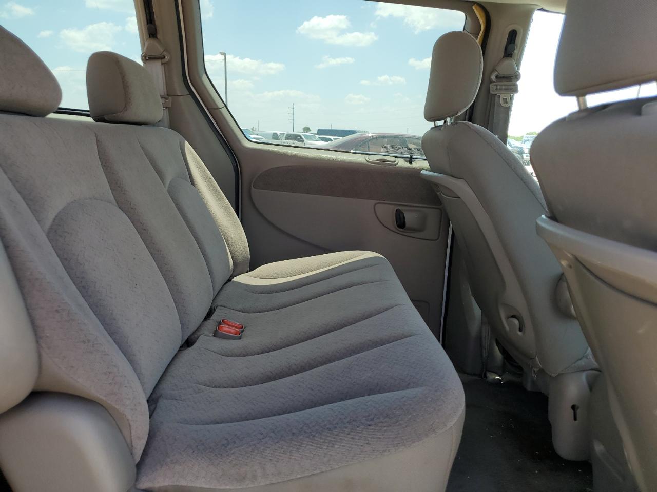 2001 Chrysler Town & Country Lx VIN: 2C4GP44391R279784 Lot: 66182014