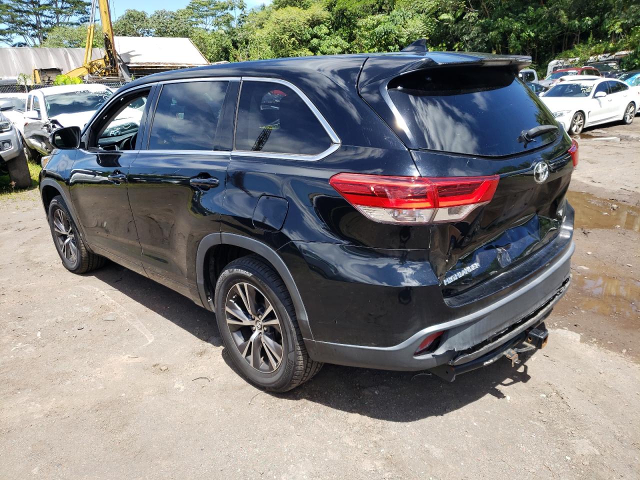 2018 Toyota Highlander Le VIN: 5TDZZRFHXJS260578 Lot: 64647964