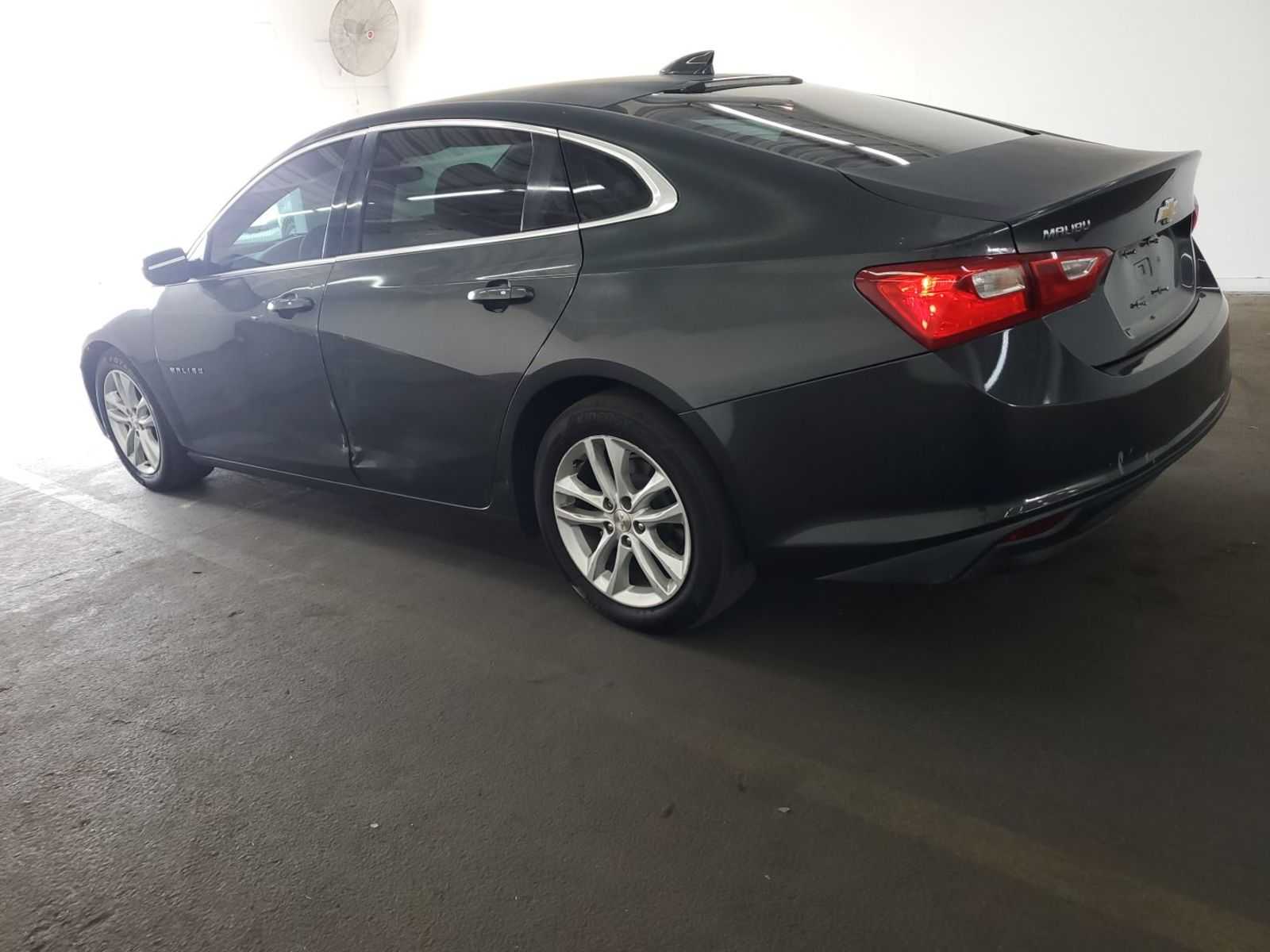 2017 Chevrolet Malibu Lt vin: 1G1ZE5STXHF200513