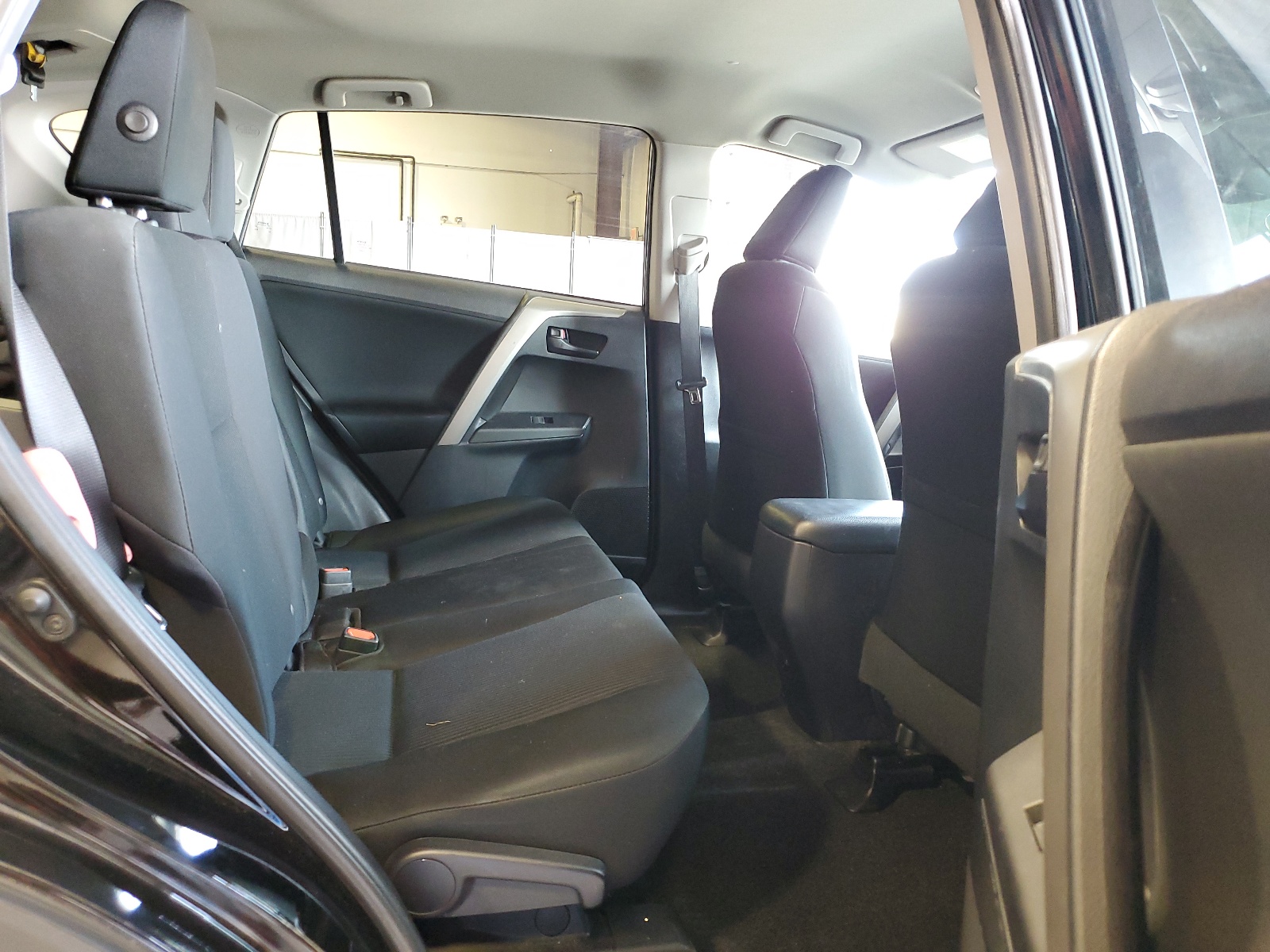 2T3BFREV0HW626185 2017 Toyota Rav4 Le