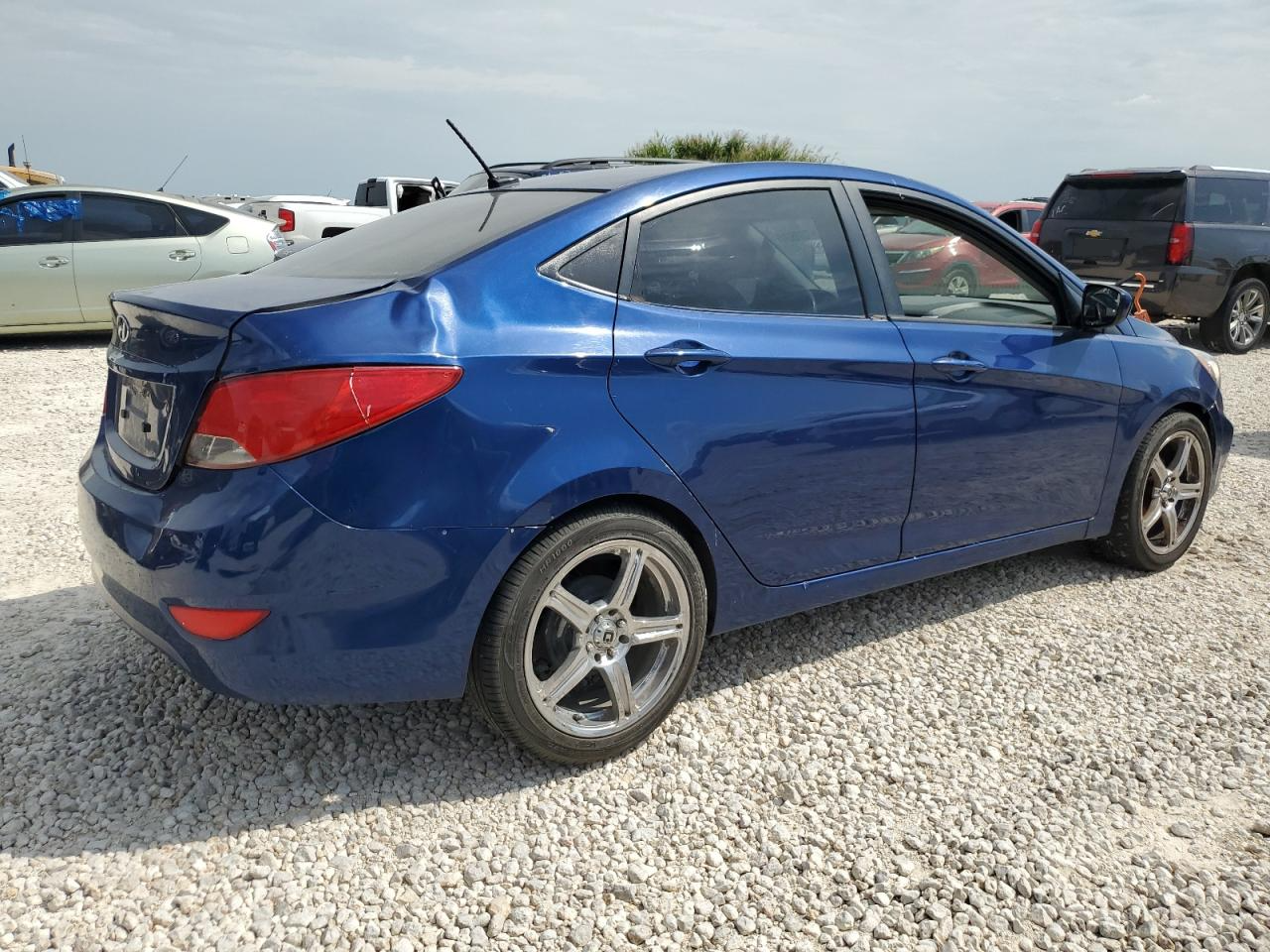 2015 Hyundai Accent Gls vin: KMHCT4AE5FU883693