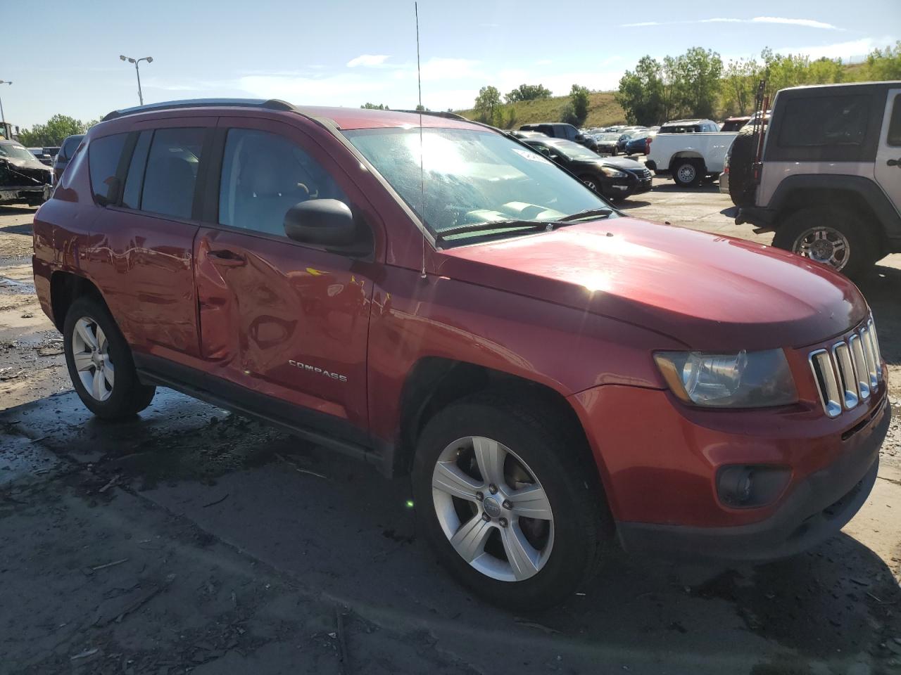 VIN 1C4NJDBB6ED727362 2014 JEEP COMPASS no.4