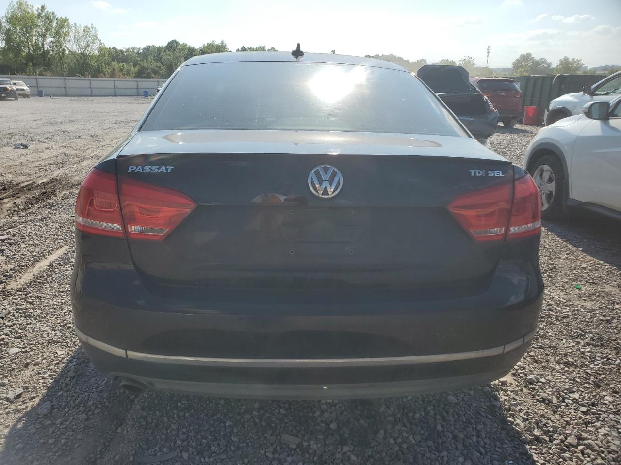 2013 Volkswagen Passat Sel VIN: 1VWCN7A37DC010865 Lot: 68554544