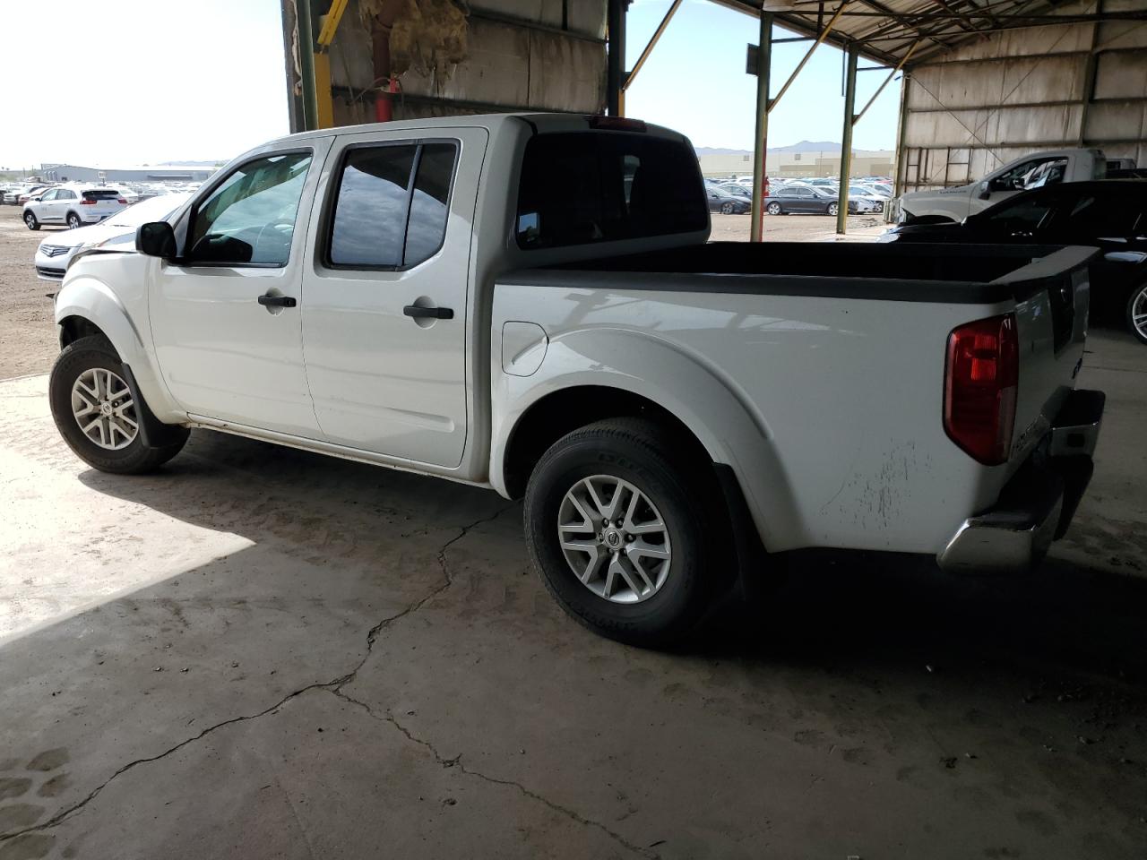 1N6AD0EV0HN751575 2017 NISSAN NAVARA - Image 2