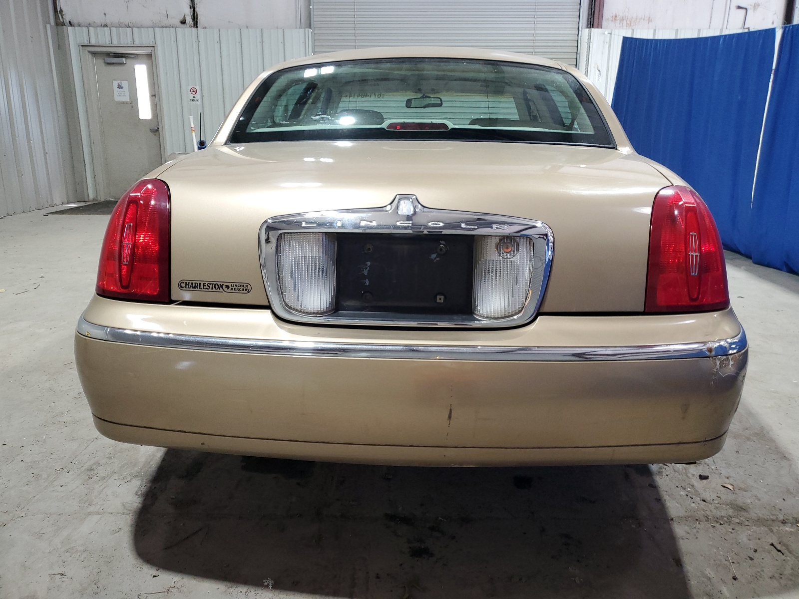 1LNFM81W9WY645090 1998 Lincoln Town Car Executive