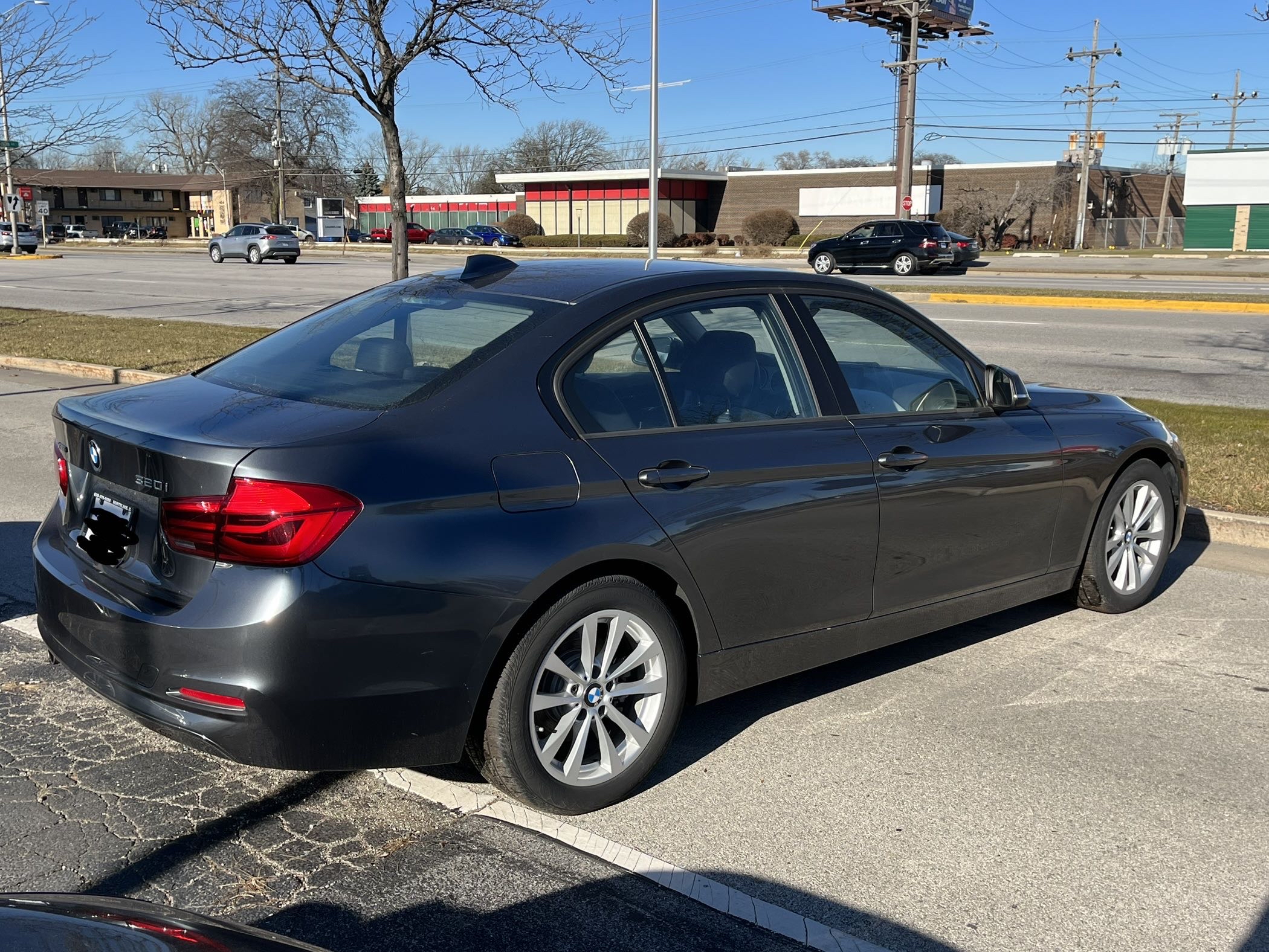 2018 BMW 320 Xi vin: WBA8E5G54JNU47709