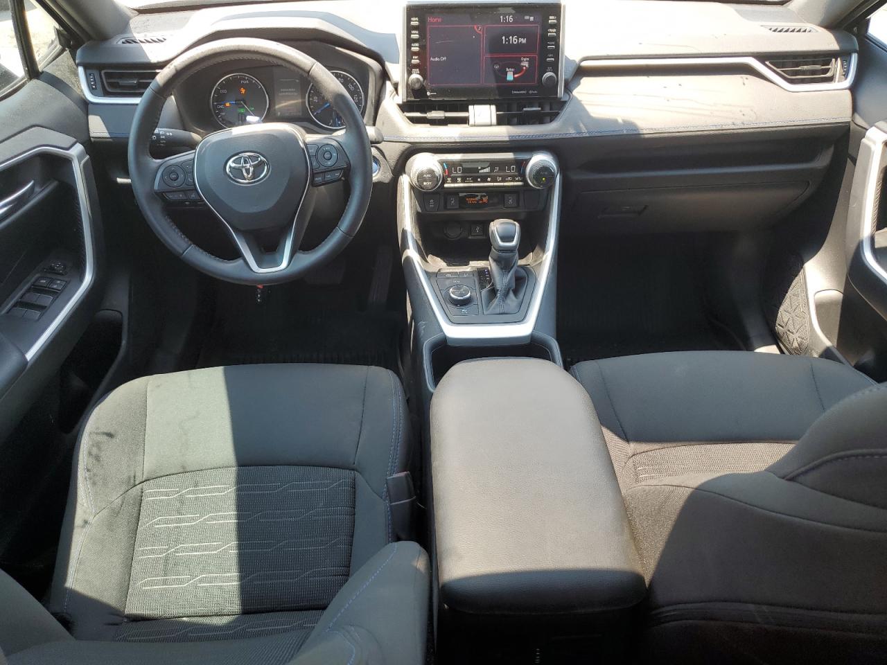 2022 Toyota RAV 4 - Image 8