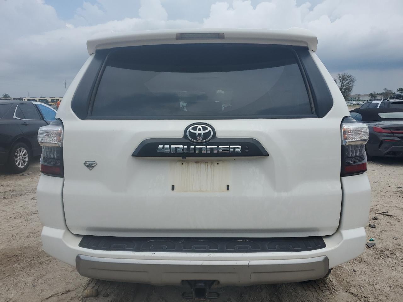 2020 Toyota 4Runner Sr5/Sr5 Premium VIN: JTEBU5JR5L5749273 Lot: 66499034