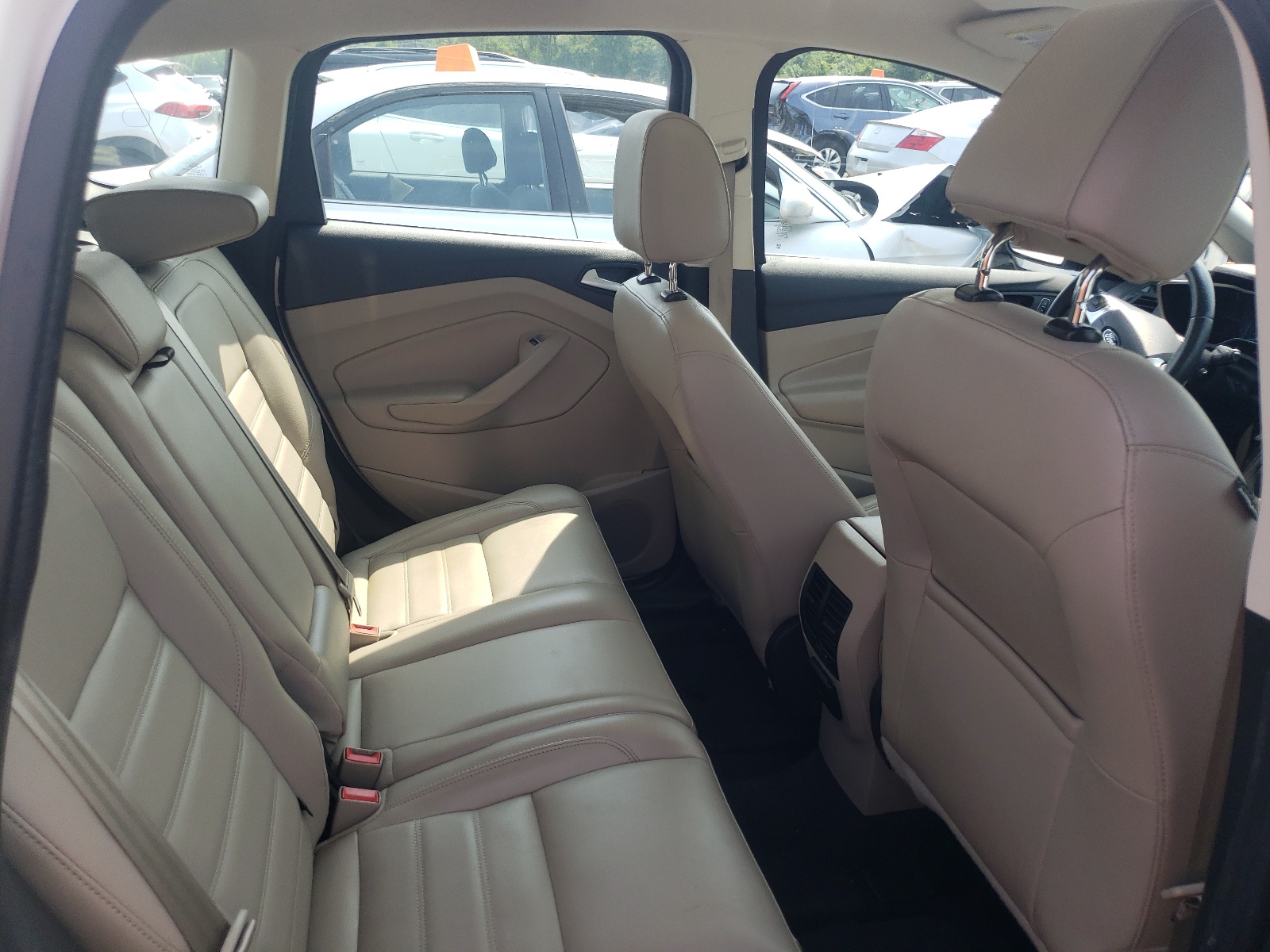 1FADP5FU3HL105023 2017 Ford C-Max Titanium