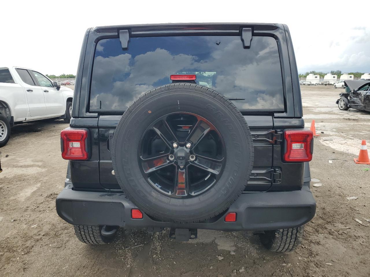 2020 Jeep Wrangler Unlimited Sahara VIN: 1C4HJXEN2LW271138 Lot: 68511274