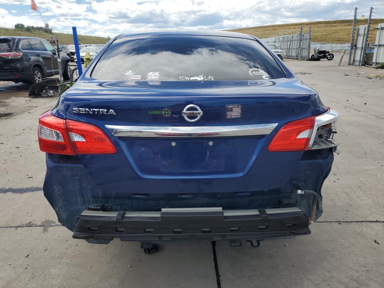 3N1AB7AP0JY320657 2018 Nissan Sentra S