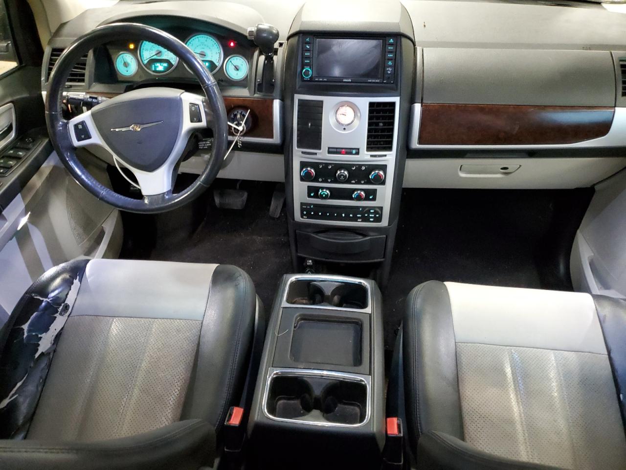 2010 Chrysler Town & Country Touring Plus VIN: 2A4RR8D15AR457273 Lot: 65913124