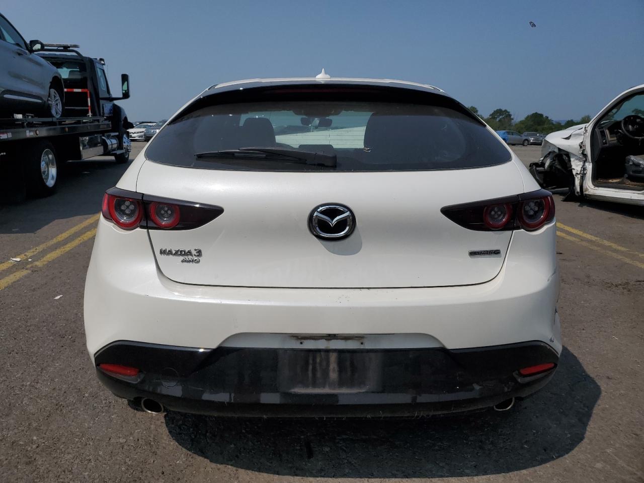 2019 Mazda 3 Premium VIN: JM1BPBNM5K1143793 Lot: 67727634