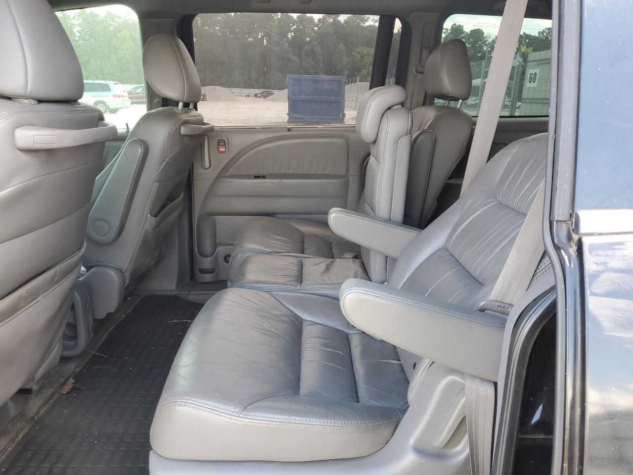 2010 Honda Odyssey - Image 11