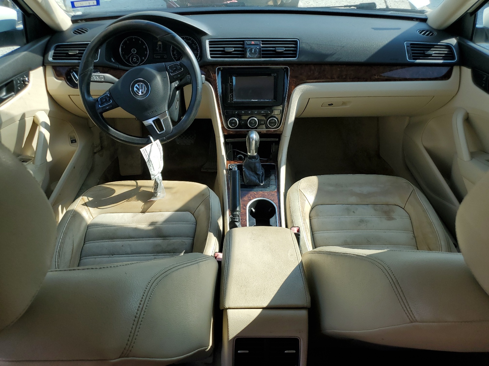 1VWCH7A33DC030621 2013 Volkswagen Passat Sel