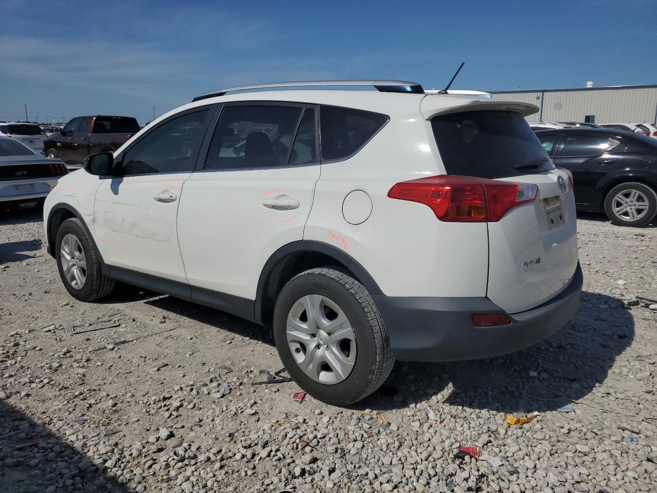 2015 Toyota RAV 4 - Image 2