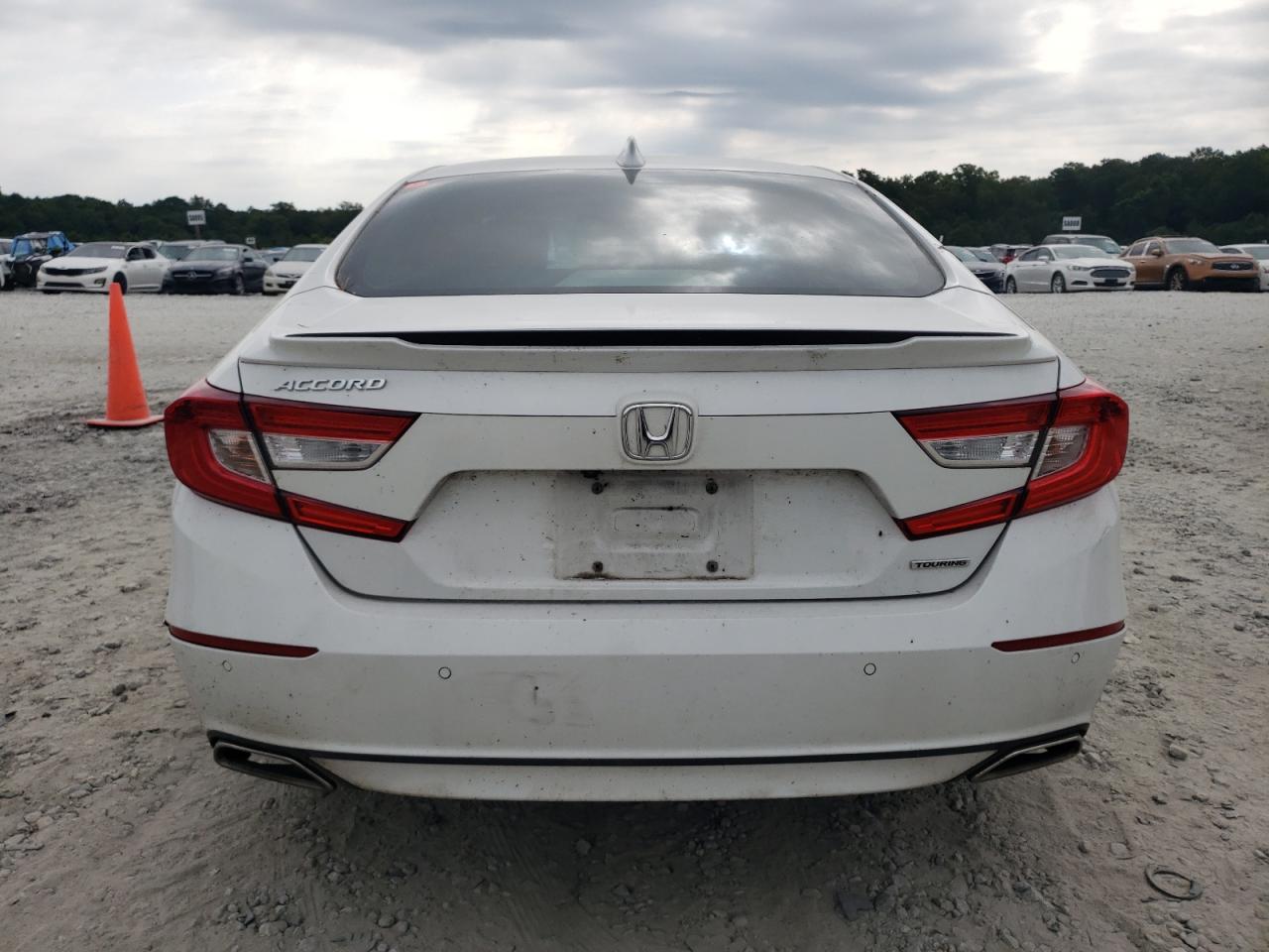 1HGCV1F97JA209324 2018 Honda Accord Touring