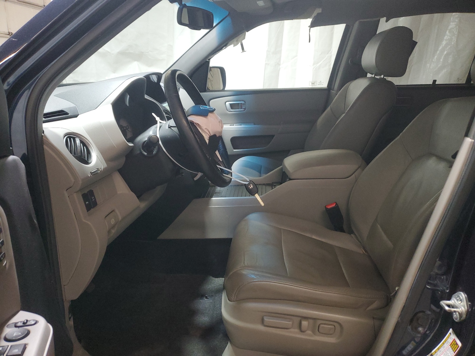 5FNYF4H81AB039377 2010 Honda Pilot Touring