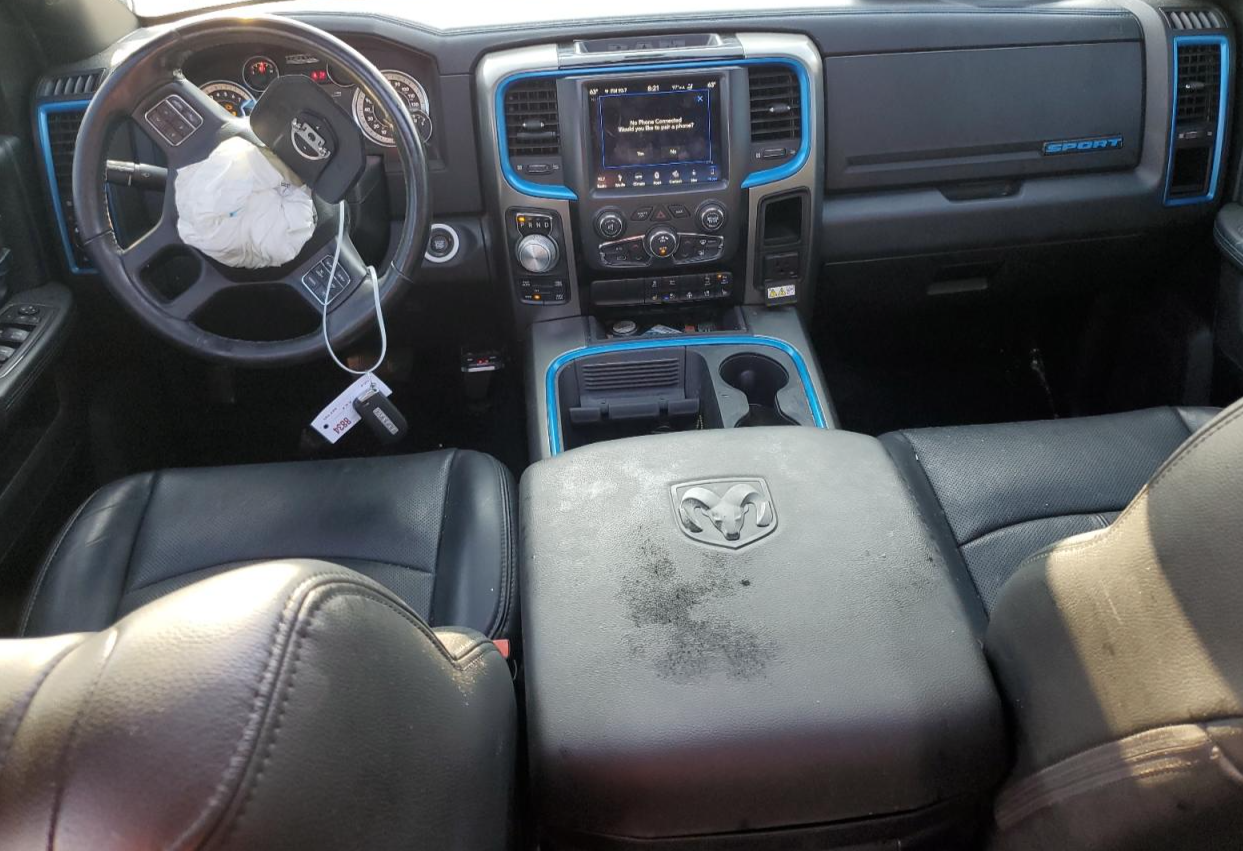 1C6RR7MT8JS223944 2018 Ram 1500 Sport