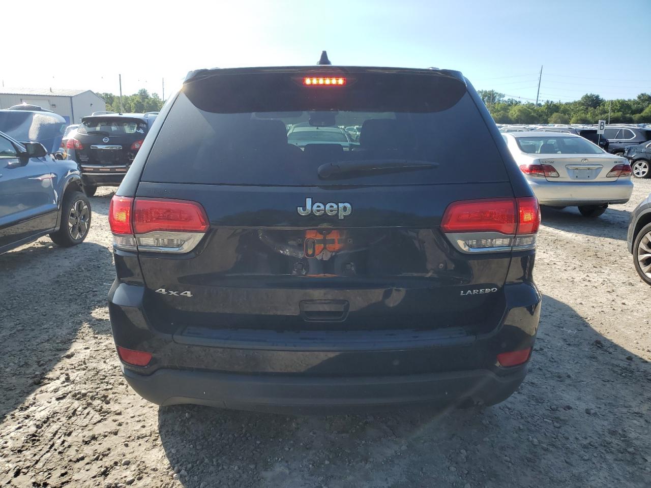 1C4RJFAG9HC852926 2017 Jeep Grand Cherokee Laredo