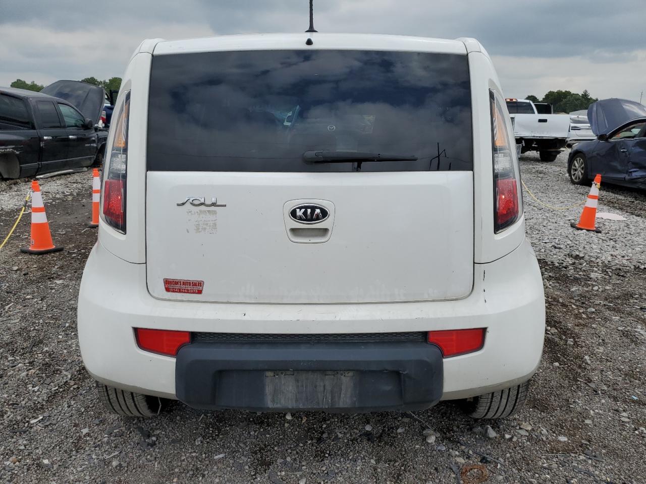2011 Kia Soul + VIN: KNDJT2A24B7711265 Lot: 67772174