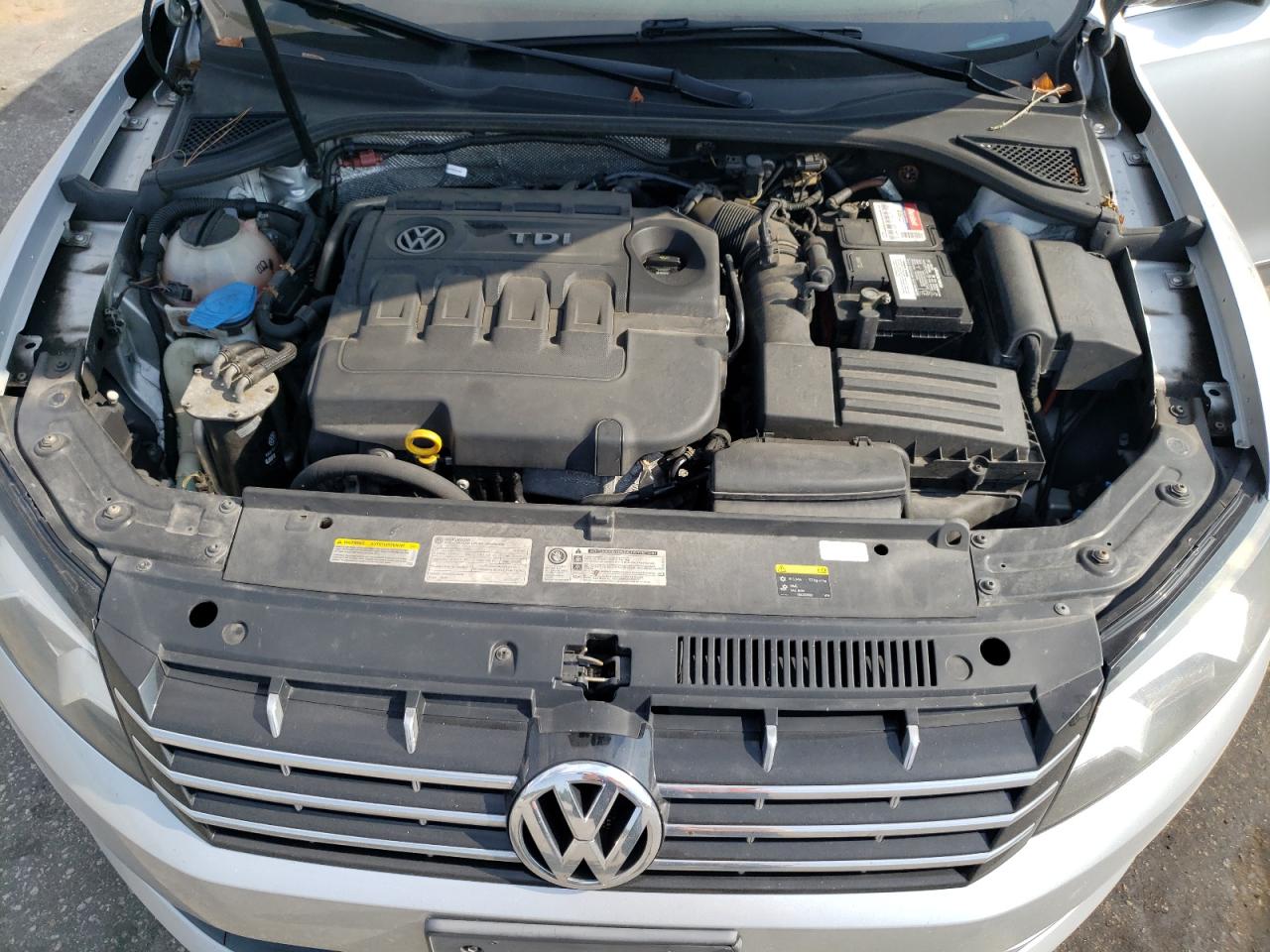 1VWCV7A30FC059084 2015 Volkswagen Passat Sel