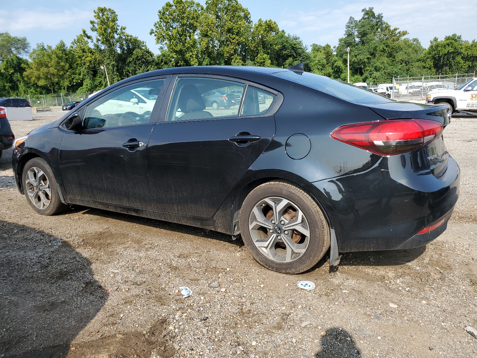 2017 Kia Forte Lx vin: 3KPFK4A75HE118037