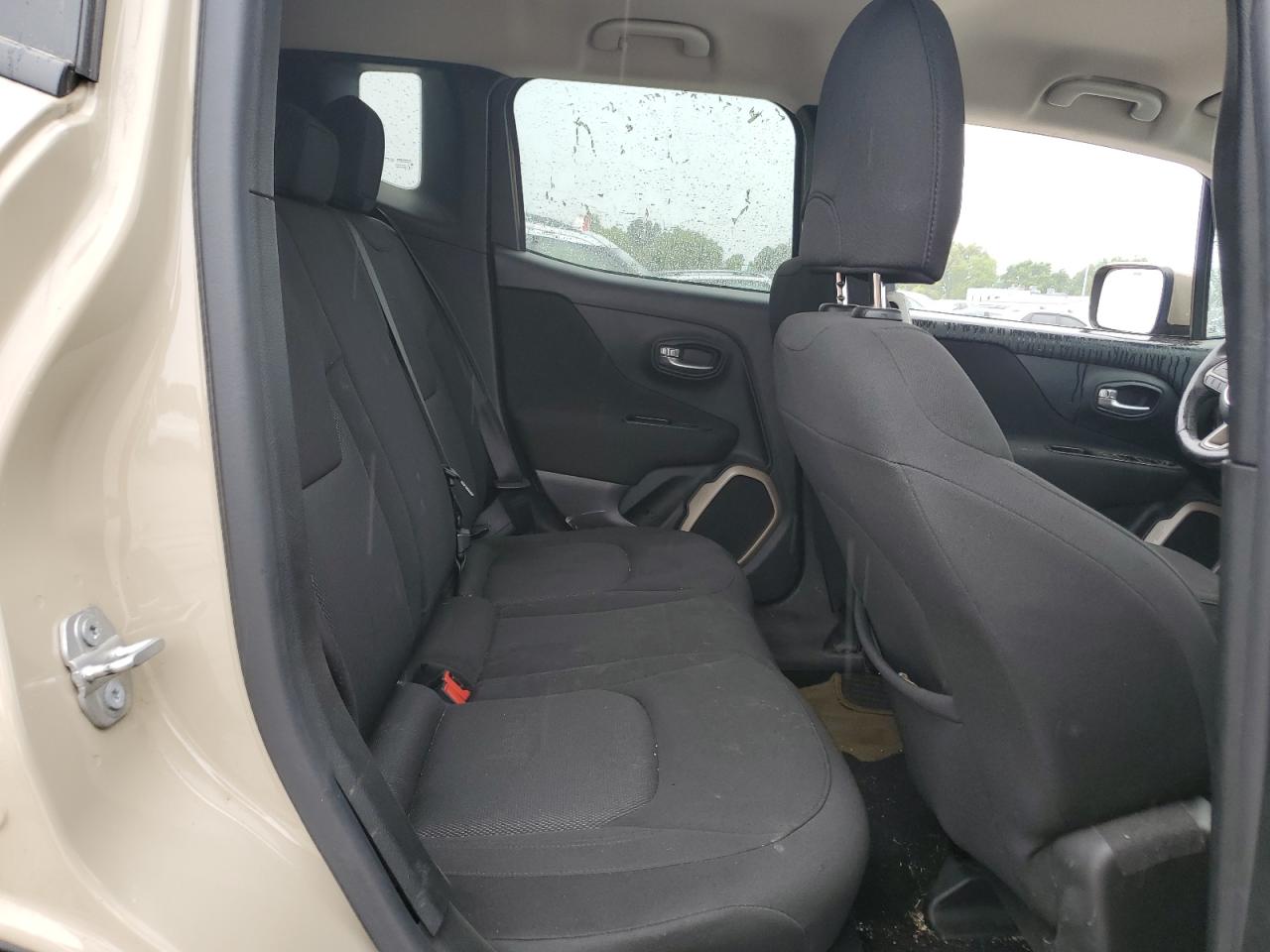 ZACCJABT3FPB33085 2015 Jeep Renegade Latitude