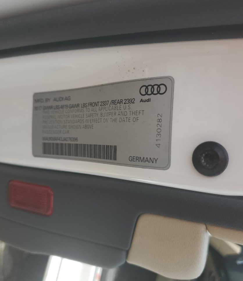 WAUKMAF43JA076396 2018 Audi A4 Premium
